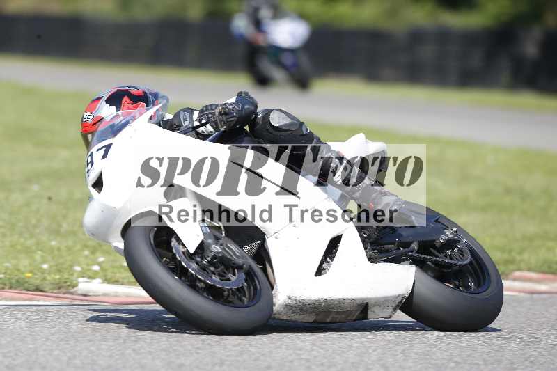 /44 09.08.2025 Plüss Moto Sport ADR/Freies Fahren/297